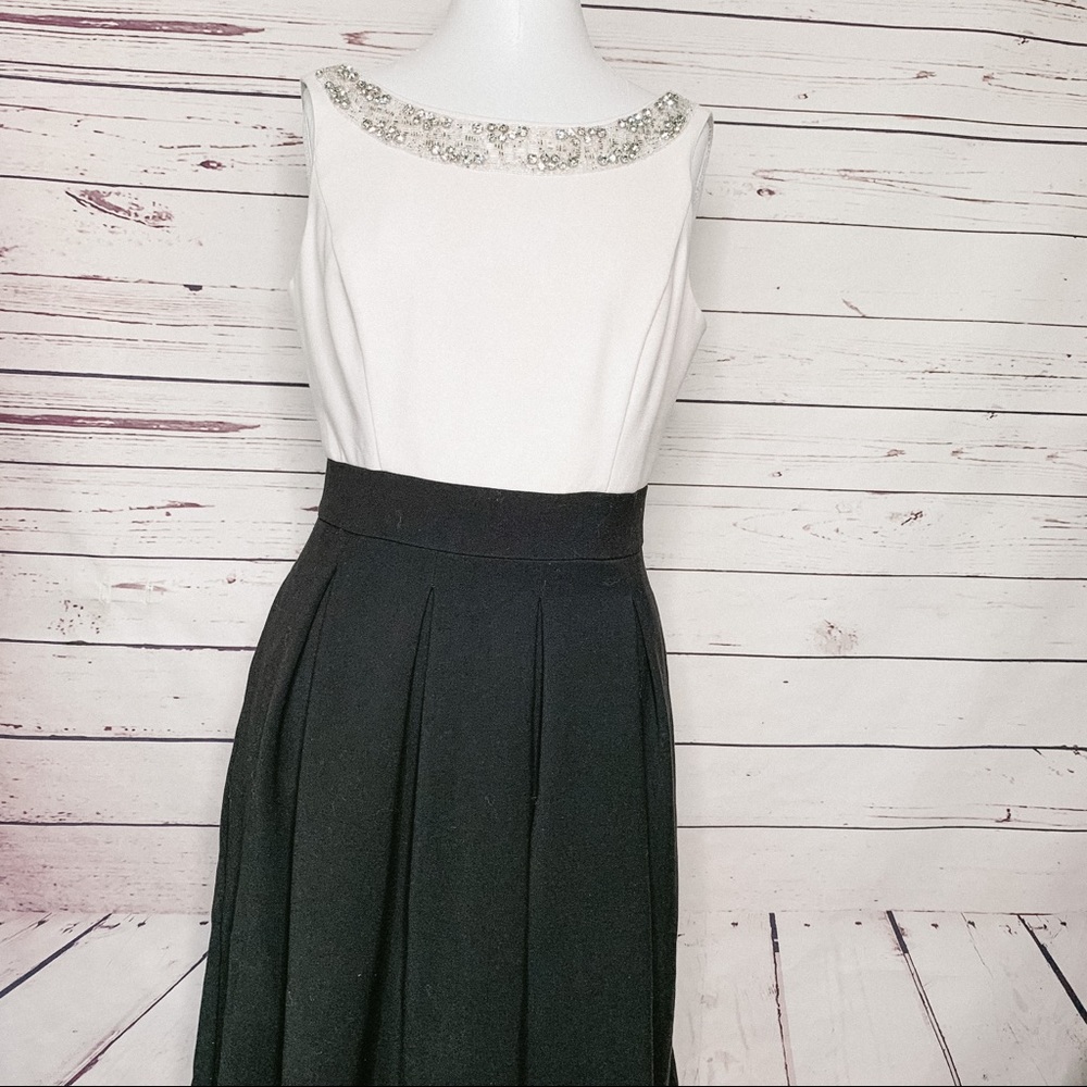 White Black House Market Sleeveless Dress Size 10